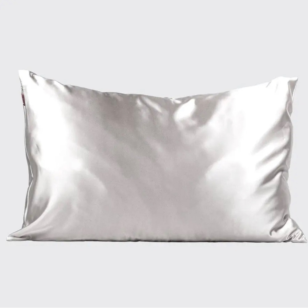 4 Kitsch Satin Pillowcases in Silver